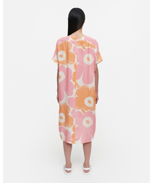 【新品】マリメッコ ワンピース ひざ丈 半袖 マリメッコ marimekko ワンピース 半袖ひざ丈ワンピース