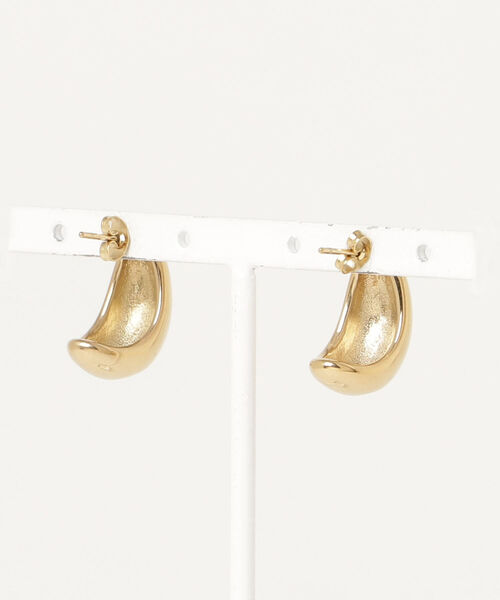 fredy emue（フレディエミュ）の「ステンレスカーブモチーフピアス（ピアス（両耳用）・レディース・ゴールド/シルバー・FREE）」の7枚目の写真