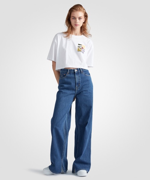 tommy jeans（トミー ジーンズ）の「【オンライン限定】ラグジュアリーオーバーサイズクロップドTシャツ（Tシャツ/カットソー・レディース・ブラック/ホワイト・SMALL/X-SMALL/MEDIUM）」の10枚目の写真