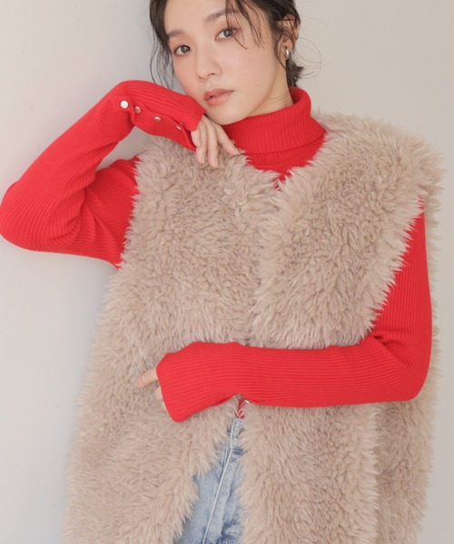 frames RAY CASSIN（フレームスレイカズン）の「着回し力に優れた万能アイテム。袖口ボタン2WAYリブタートルニットプルオーバー（ニット/セーター・レディース・ライトグレー/オフホワイト/レッド系/ブルー/グリーン/ブラック/ライトカーキ/イエロー/レッド/ブラウン/ホワイト系その他/サックスブルー系/ベージュ・FREE）」の13枚目の写真