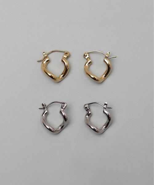 ieLS（イエルズ）の「金属アレルギー対応「ieLS] ステンレス　ツイストフープピアス（ピアス（両耳用）・レディース・ゴールド/シルバー・ONE SIZE）」の2枚目の写真