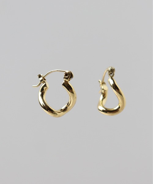 ieLS（イエルズ）の「金属アレルギー対応「ieLS] ステンレス　ツイストフープピアス（ピアス（両耳用）・レディース・ゴールド/シルバー・ONE SIZE）」の3枚目の写真