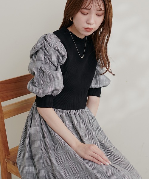 natural couture(ナチュラルクチュール)の「WEB限定 / 袖コンシャスドッキング6分袖ワンピース(ワンピース・レディース・ブラック/ネイビー/その他1/その他2・FREE)」の4枚目の写真