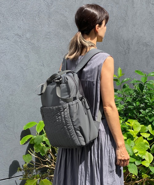 SOLPRESA（ソルプレーサ）の「●【弱撥水加工】１３ポケット軽量3WAY キルティングリュック（バックパック/リュック・レディース・チャコールグレー/カーキ/ブラック/グレイッシュベージュ/ホワイト・ONE SIZE）」の10枚目の写真