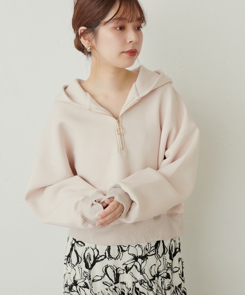 natural couture（ナチュラルクチュール）の「ハーフZIPダンボールショート丈プルパーカー（パーカー・レディース・ブラック/オフホワイト/ブルー/ベージュ・FREE）」の18枚目の写真