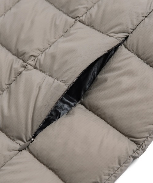 Manhattan Portage（マンハッタンポーテージ）の「【UNISEX】Manhattan Portage/マンハッタンポーテージ　 ダウンバラクラバ＋ダウンジャケットセット（ダウンジャケット/コート・メンズ・ブラック/グレー/オリーブ・M/L/XL）」の11枚目の写真