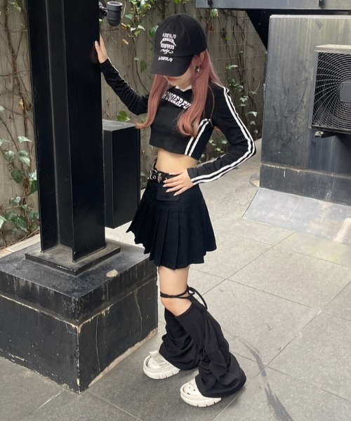 トップス NATSU セール】トレンドライクな抜け感、ねじりディテールが映える