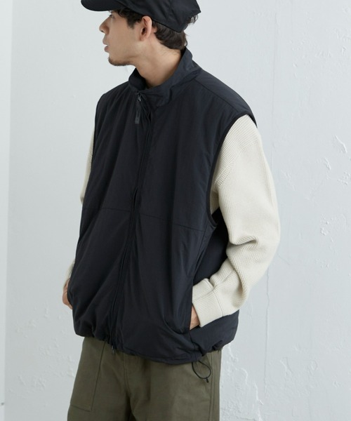 CIAOPANIC TYPY（チャオパニックティピー）の「【ユニセックス】スタンドネックドロストパフナイロンベスト（セットアップ対応）（ベスト・メンズ・ブラック/チャコールグレー・LARGE/MEDIUM）」の15枚目の写真