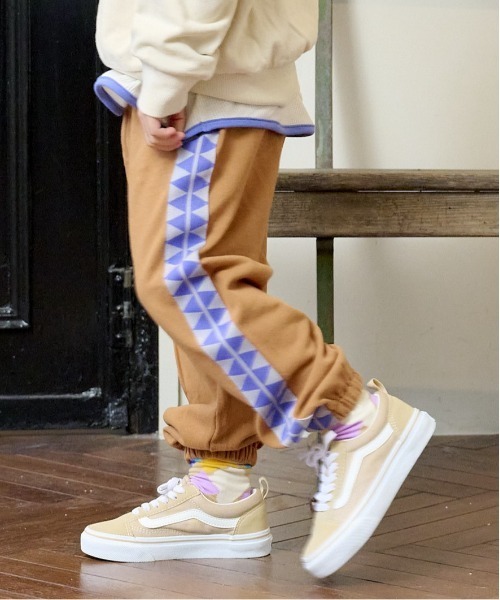 BIG FIELD（ビッグフィールド）の「トライアングルスウェットパンツ（80～150cm）（スウェットパンツ・キッズ・チャコール/ブラウン/エメラルド・100/130/140/90/120/95/150/80/110）」の2枚目の写真