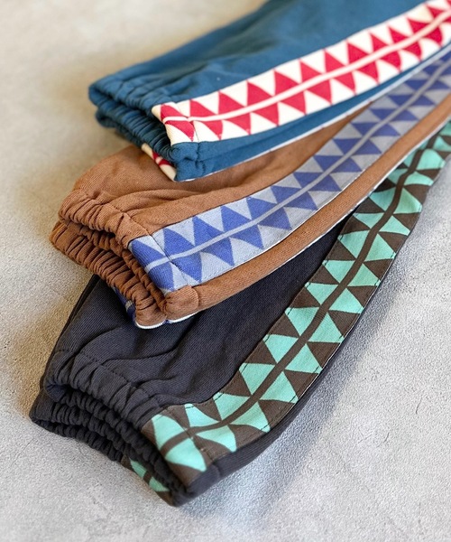 BIG FIELD（ビッグフィールド）の「トライアングルスウェットパンツ（80～150cm）（スウェットパンツ・キッズ・チャコール/ブラウン/エメラルド・100/130/140/90/120/95/150/80/110）」の19枚目の写真