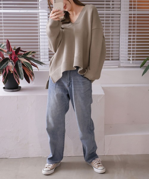 Doula Doula(ドゥーラドゥーラ)の「深Vネック長袖ニット(ニット/セーター・レディース・ベージュ/グレイッシュベージュ/チャコールグレー・FREE)」の8枚目の写真