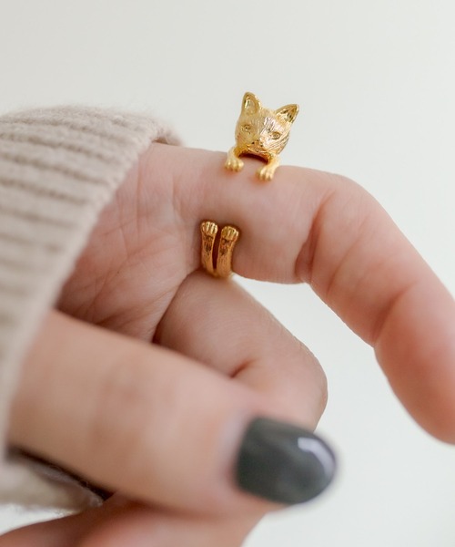 ear PAPILLONNER(イアパピヨネ)の「《WEB限定》甘えん坊ねこリング(リング・レディース・ゴールド/シルバー・FREE)」の2枚目の写真