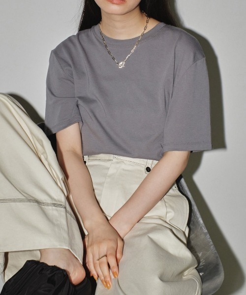 TODAYFUL(トゥデイフル)の「TODAYFUL Basic Smooth T-shirts ベーシックスムースTシャツ/12410613(Tシャツ/カットソー・レディース・ブラック/ライトグリーン/バーガンディー/ホワイト/ブルー系その他・ONE SIZE)」の4枚目の写真