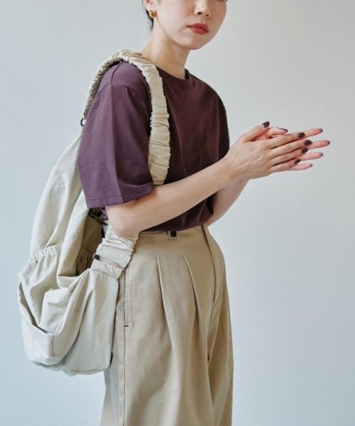 TODAYFUL(トゥデイフル)の「TODAYFUL Basic Smooth T-shirts ベーシックスムースTシャツ/12410613(Tシャツ/カットソー・レディース・ブラック/ライトグリーン/バーガンディー/ホワイト/ブルー系その他・ONE SIZE)」の11枚目の写真