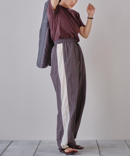 TODAYFUL(トゥデイフル)の「TODAYFUL Basic Smooth T-shirts ベーシックスムースTシャツ/12410613(Tシャツ/カットソー・レディース・ブラック/ライトグリーン/バーガンディー/ホワイト/ブルー系その他・ONE SIZE)」の13枚目の写真