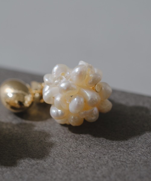 BIRTHDAY BAR（バースデイバー）の「淡水パール ボールピアス（ピアス（両耳用）・レディース・ホワイト・フリー）」の2枚目の写真