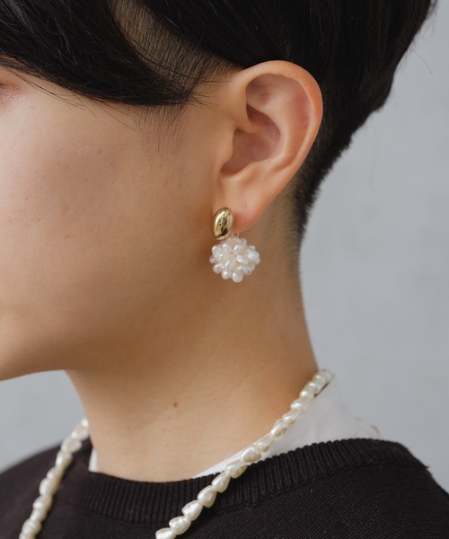 BIRTHDAY BAR（バースデイバー）の「淡水パール ボールピアス（ピアス（両耳用）・レディース・ホワイト・フリー）」の4枚目の写真