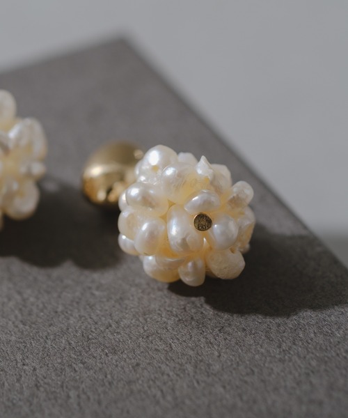 BIRTHDAY BAR（バースデイバー）の「淡水パール ボールピアス（ピアス（両耳用）・レディース・ホワイト・フリー）」の7枚目の写真