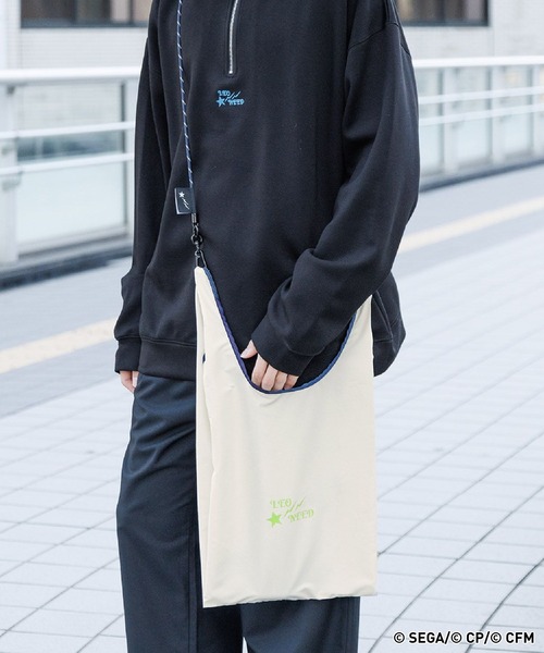 RAGEBLUE（レイジブルー）の「【プロジェクトセカイ×ZOZOTOWN】Leo/needコラボ ロゴプリントミニバッグ/エコバッグ（エコバッグ/サブバッグ・メンズ・ホワイト×レッド/ホワイト×グリーン/ホワイト×ブルー/ホワイト×イエロー/ホワイト×ピンク・FREE）」の3枚目の写真