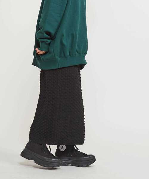 CONVERSE TOKYO(コンバーストウキョウ)の「POPCORN KNIT NARROW SKIRT(スカート・レディース・ブラック/ブルー/ピンク・FREE)」の3枚目の写真