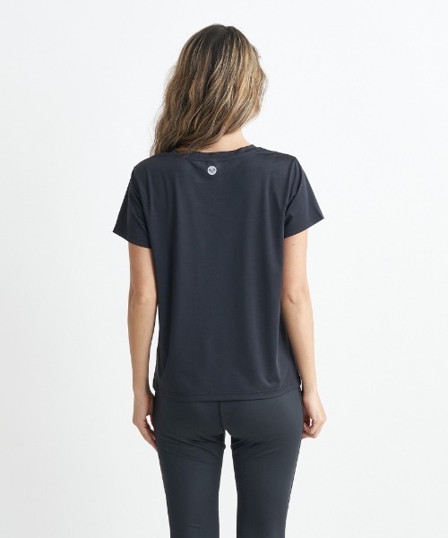 ROXY(ロキシー)の「ONESELF/ロキシー速乾UVカット付きボックスシルエットロゴプリントフィットネスカットソー(Tシャツ/カットソー・レディース・パープル/グリーン/ホワイト/グレー/ブラック・LARGE/MEDIUM/SMALL)」の13枚目の写真