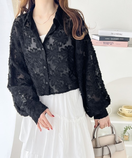 mily bilet(ミウィビレット)の「【mily bilet】1枚で華やか。シャギーシアージャガードクロップドシャツ(シャツ/ブラウス・レディース・ブラック/アイボリー・LARGE/MEDIUM/SMALL/X-LARGE)」の3枚目の写真