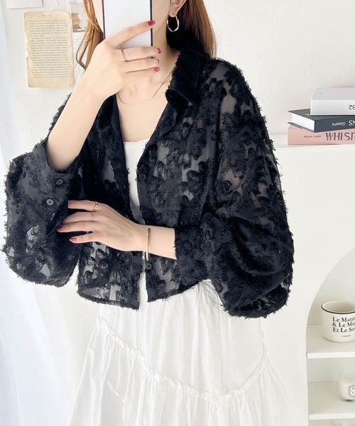 mily bilet(ミウィビレット)の「【mily bilet】1枚で華やか。シャギーシアージャガードクロップドシャツ(シャツ/ブラウス・レディース・ブラック/アイボリー・LARGE/MEDIUM/SMALL/X-LARGE)」の11枚目の写真