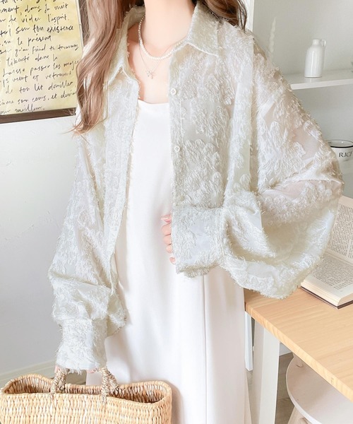 mily bilet(ミウィビレット)の「【mily bilet】1枚で華やか。シャギーシアージャガードクロップドシャツ(シャツ/ブラウス・レディース・ブラック/アイボリー・LARGE/MEDIUM/SMALL/X-LARGE)」の12枚目の写真
