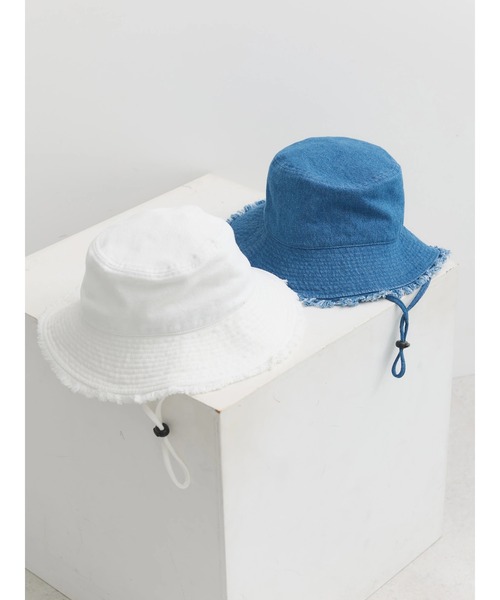 earth music&ecology（アースミュージックアンドエコロジー）の「デニムバケットハット（ハット・レディース・ホワイト/インディゴブルー・FREE）」の3枚目の写真