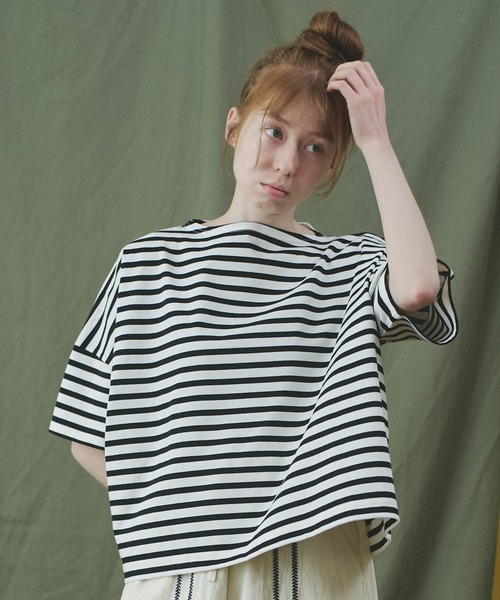 A.U.G. relaxing(オーグリラクシング)の「A.U.G. relaxing ワイド Tee (MADE IN JAPAN)(Tシャツ/カットソー・レディース・オフホワイト/ホワイト×ブラック/ブラック/ホワイト×ブラウン・FREE)」の3枚目の写真