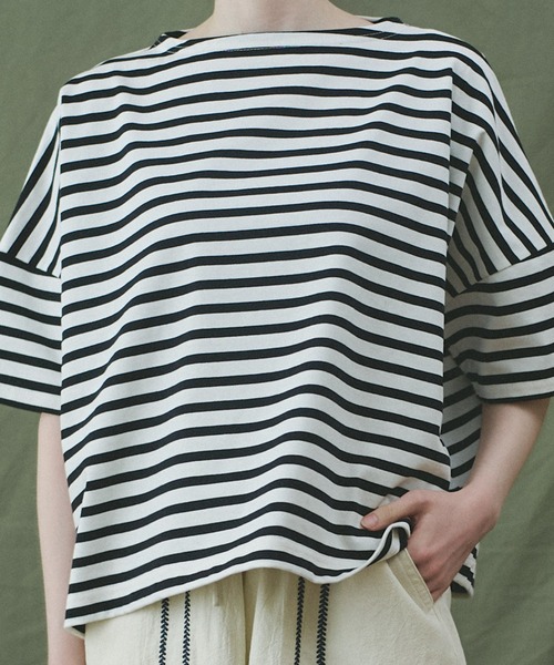 A.U.G. relaxing(オーグリラクシング)の「A.U.G. relaxing ワイド Tee (MADE IN JAPAN)(Tシャツ/カットソー・レディース・オフホワイト/ホワイト×ブラック/ブラック/ホワイト×ブラウン・FREE)」の6枚目の写真