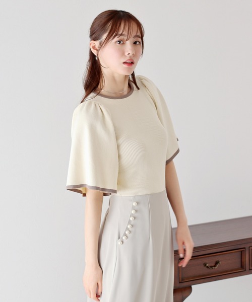 BLUEEAST(ブルーイースト)の「配色フレアスリーブ五分袖ニット(ニット/セーター・レディース・アイボリー/ブラック/ベージュ/ミント・MEDIUM)」の2枚目の写真