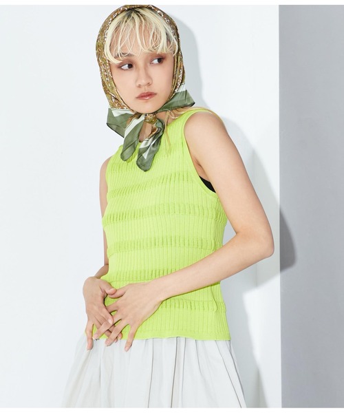 Settimissimo（セッティミッシモ）の「変形リブ ドライタッチ ノースリーブ プルオーバー ニット（ニット/セーター・レディース・アイボリー/イエロー×グリーン/スミクロ・FREE）」の9枚目の写真