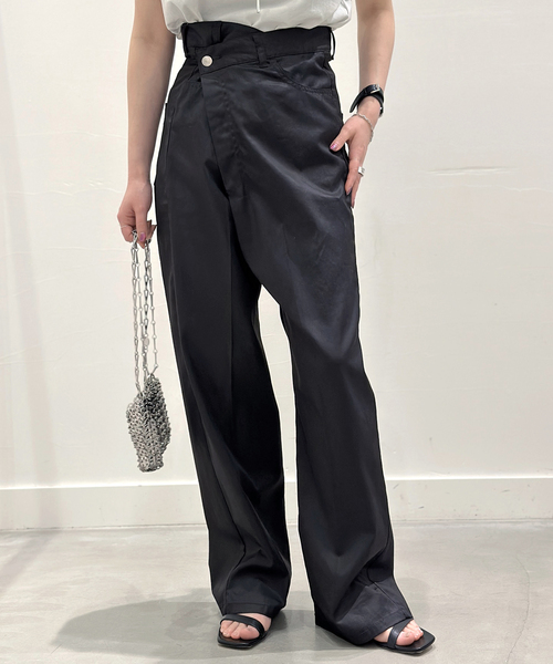 AP STUDIO（エーピーストゥディオ）の「アシンメトリーチノ（スラックス・レディース・ネイビー/ベージュ・34/36/38/40）」の2枚目の写真