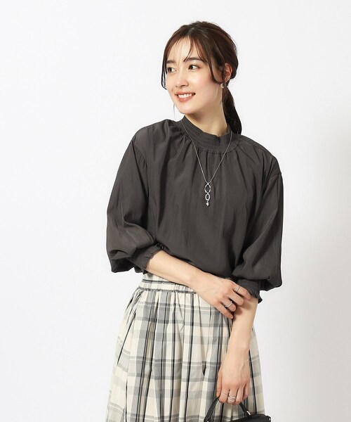 DRESKIP（ドレスキップ）の「◆【9分袖】大人上品にきまる シャーリングブラウス（シャツ/ブラウス・レディース・ライトブルー/ナチュラル/チャコールグレー・02/03/04）」の16枚目の写真