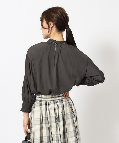 DRESKIP（ドレスキップ）の「◆【9分袖】大人上品にきまる シャーリングブラウス（シャツ/ブラウス・レディース・ライトブルー/ナチュラル/チャコールグレー・02/03/04）」の17枚目の写真