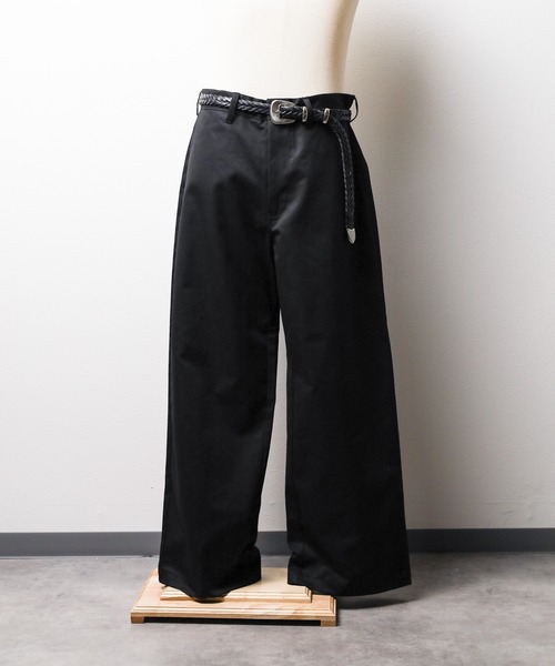UNIVERSAL OVERALL(ユニバーサルオーバーオール)の「【UNIVERSAL OVERALL】HERITAGE T/C WIDE(チノパンツ・メンズ・ブラック・30inch/32inch/34inch/36inch/28inch)」の2枚目の写真