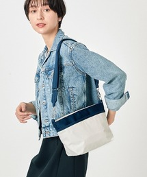 LeSportsac（レスポートサック）の「SMALL BUCKET BAG メレンゲ/ネイビー（ショルダーバッグ・メンズ）」
