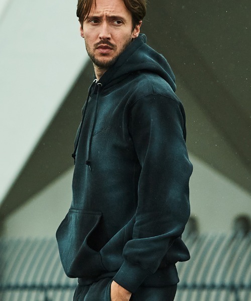 ACANTHUS（アカンサス）の「mpa3474- Hand Spray Paint Hooded