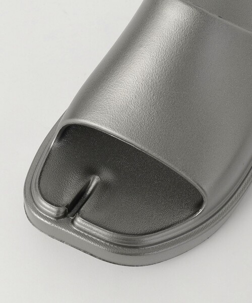 PAES（ペイズ）の「＜PAES＞SLIDE GLITTER サンダル（サンダル・レディース・シルバー/ダークブラウン・23cm/25cm/24cm）」の14枚目の写真