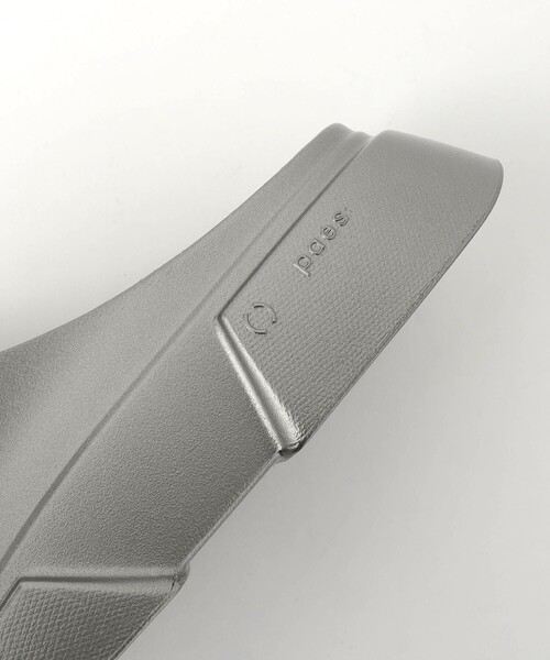 PAES（ペイズ）の「＜PAES＞SLIDE GLITTER サンダル（サンダル・レディース・シルバー/ダークブラウン・23cm/25cm/24cm）」の4枚目の写真