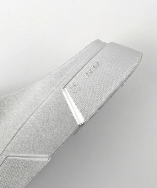 PAES（ペイズ）の「＜PAES＞SLIDE GLITTER サンダル（サンダル・レディース・シルバー/ダークブラウン・23cm/25cm/24cm）」の3枚目の写真