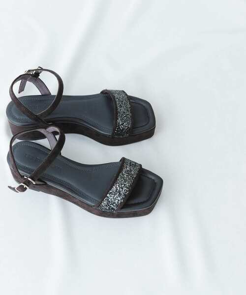 RODE SKO（ロデスコ）の「グリッターアンクルサンダル（サンダル・レディース・ベージュ/ブラック・36/37/38）」の5枚目の写真