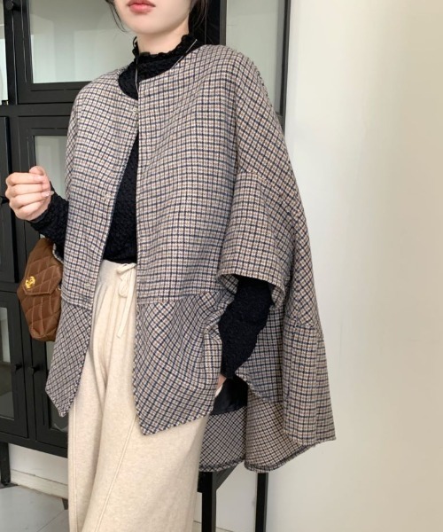 ABITOKYO（アビトーキョー）の「オーバーサイズドルマンポンチョコート（ポンチョ・レディース・グレー系その他3/ブラック系その他2/ベージュ系その他/ブラウン系その他/グレー系その他/ブラック系その他/チャコールグレー/モカ・L/M）」の8枚目の写真