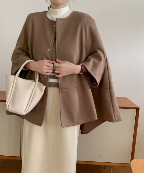 ABITOKYO（アビトーキョー）の「オーバーサイズドルマンポンチョコート（ポンチョ・レディース・グレー系その他3/ブラック系その他2/ベージュ系その他/ブラウン系その他/グレー系その他/ブラック系その他/チャコールグレー/モカ・L/M）」の7枚目の写真