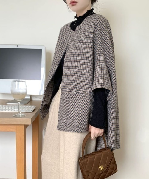 ABITOKYO（アビトーキョー）の「オーバーサイズドルマンポンチョコート（ポンチョ・レディース・グレー系その他3/ブラック系その他2/ベージュ系その他/ブラウン系その他/グレー系その他/ブラック系その他/チャコールグレー/モカ・L/M）」の15枚目の写真