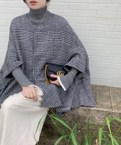 ABITOKYO（アビトーキョー）の「オーバーサイズドルマンポンチョコート（ポンチョ・レディース・グレー系その他3/ブラック系その他2/ベージュ系その他/ブラウン系その他/グレー系その他/ブラック系その他/チャコールグレー/モカ・L/M）」の12枚目の写真