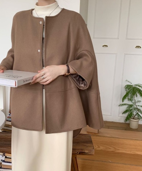 ABITOKYO（アビトーキョー）の「オーバーサイズドルマンポンチョコート（ポンチョ・レディース・グレー系その他3/ブラック系その他2/ベージュ系その他/ブラウン系その他/グレー系その他/ブラック系その他/チャコールグレー/モカ・L/M）」の22枚目の写真