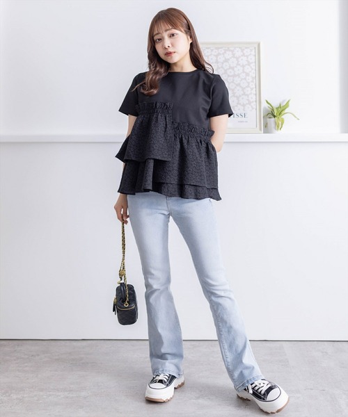 clear（クリア）の「アシンメトリーペプラムカットソートップス［体型カバー 骨格ナチュラル 大人 カジュアル］≪再入荷≫（Tシャツ/カットソー・レディース・オフホワイト/ブラック・F）」の4枚目の写真