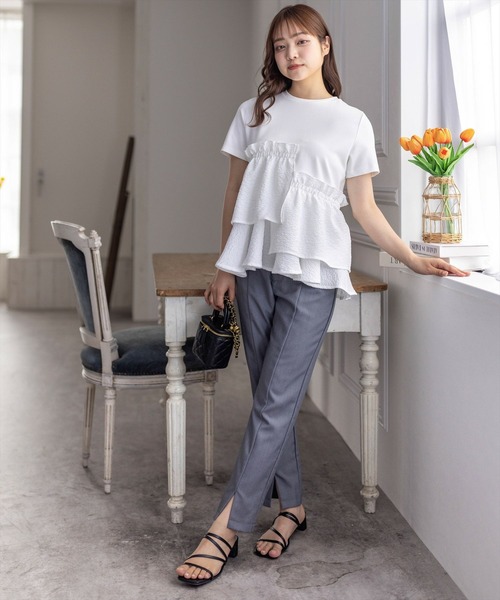 clear（クリア）の「アシンメトリーペプラムカットソートップス［体型カバー 骨格ナチュラル 大人 カジュアル］≪再入荷≫（Tシャツ/カットソー・レディース・オフホワイト/ブラック・F）」の6枚目の写真